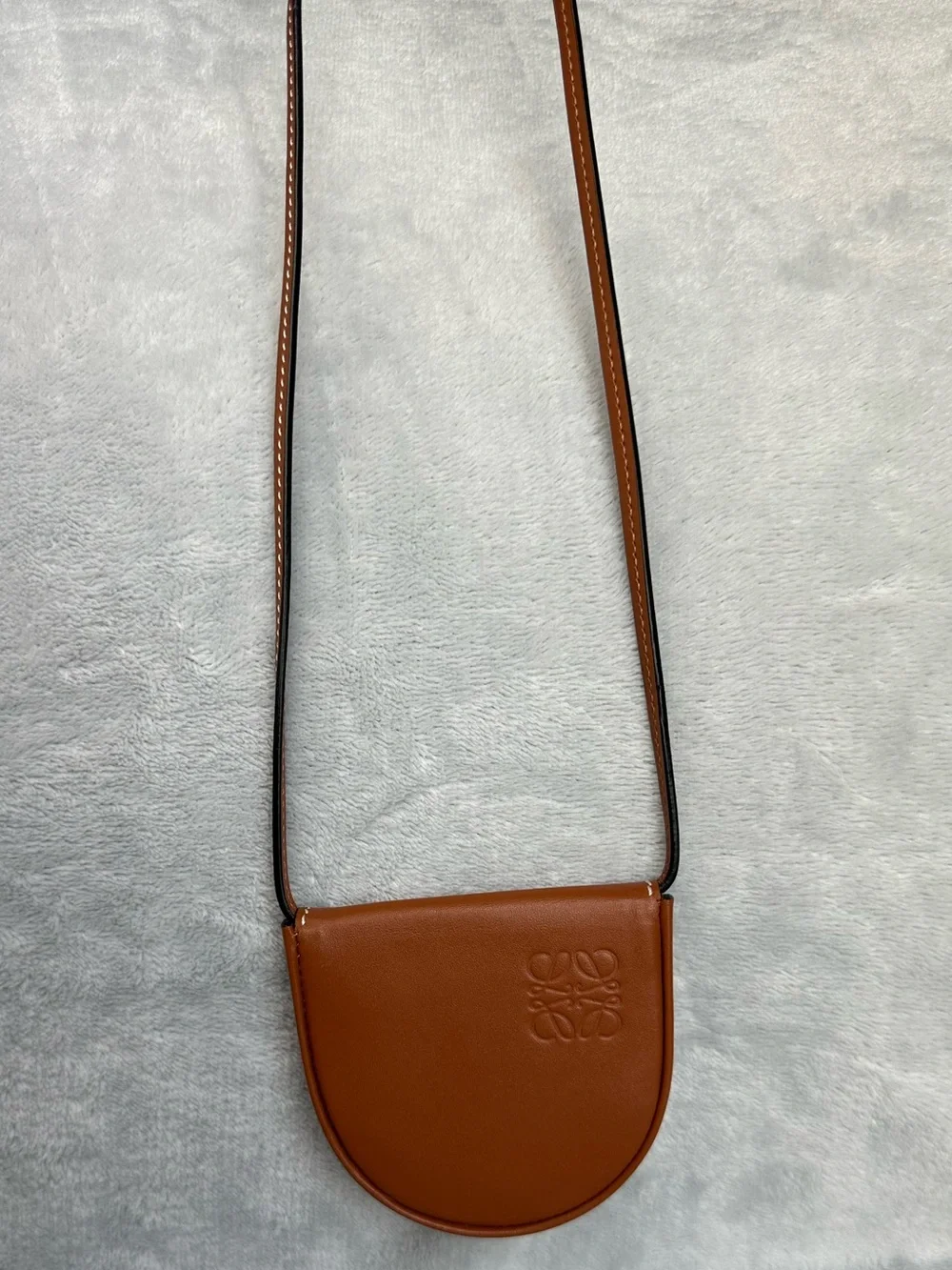 LOEWE Heel Mini Pouch Necklace Bag Tan Leather Complete Set 🤎 - Picture 12 of 13